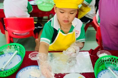 Cuộc thi làm bánh tặng mẹ
